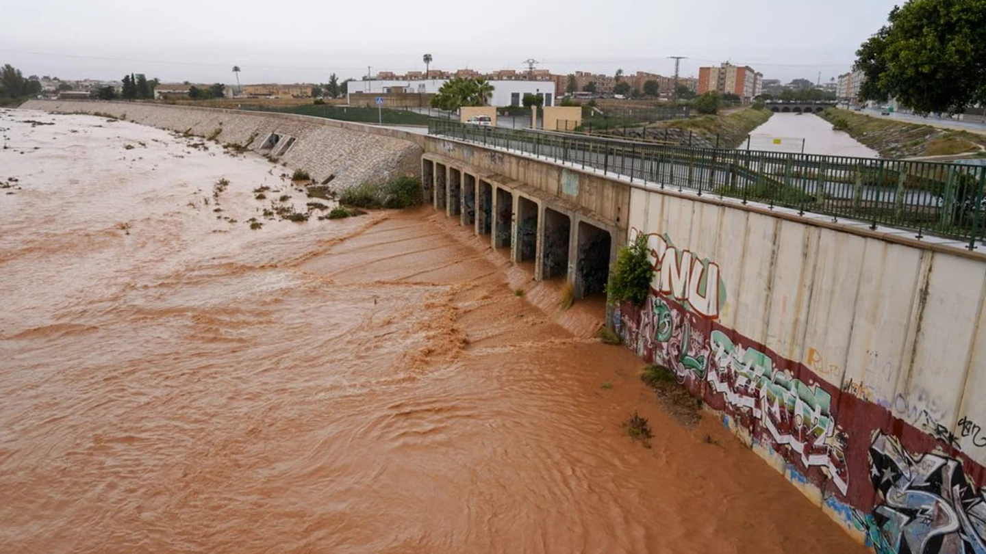 Precipitaciones de más de 100 litros provocan una decena de intervenciones, inundaciones y cortes de carretera en Cartagena. Precipitaciones de más de 100 litros provocan una decena de intervenciones, inundaciones y cortes de carretera en Cartagena.