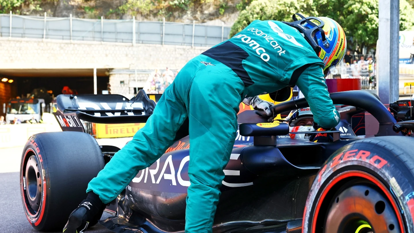 Alonso, con Verstappen Alonso, con Verstappen