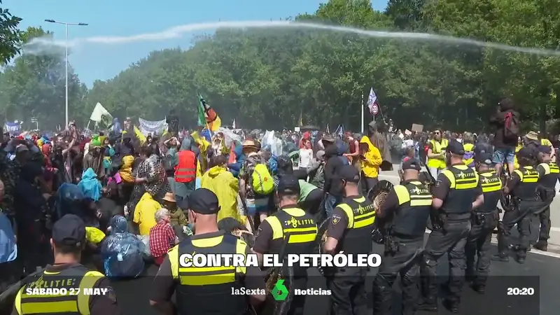 Detienen a más de 800 personas en Holanda durante una protesta contra la subvención de combustibles fósiles