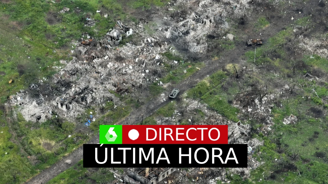 Vista aérea de viviendas destrozadas por los bombardeos en Donetsk, Ucrania