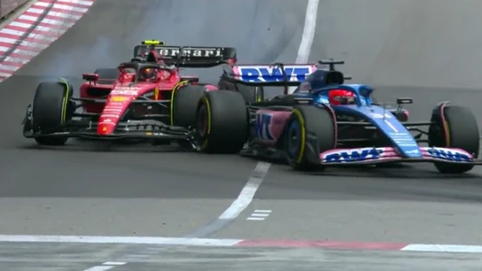 Toque entre Carlos Sainz y Esteban Ocon Toque entre Carlos Sainz y Esteban Ocon
