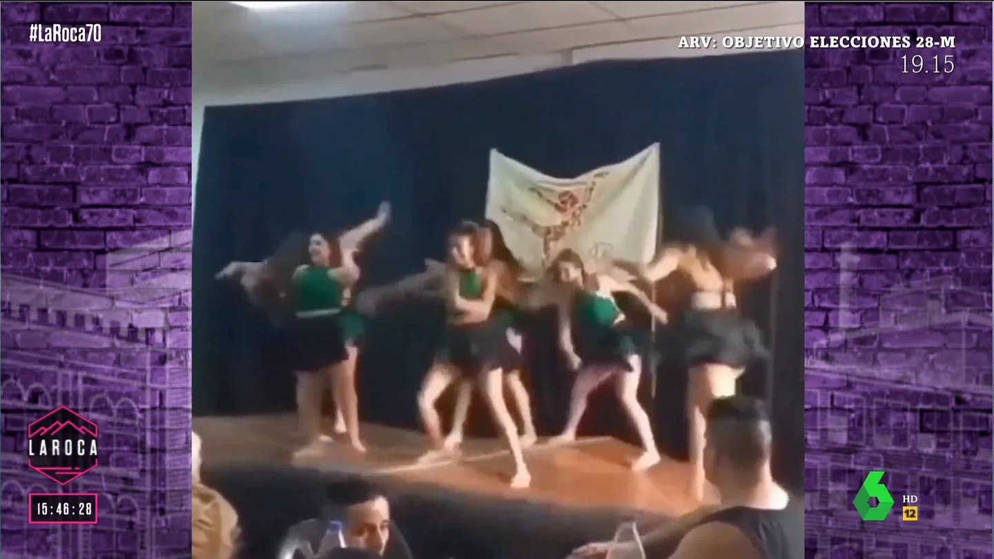 "No aguanta nada": la reacción de Nuria Roca al ver lo que ocurre con el escenario en una graduación "No aguanta nada": la reacción de Nuria Roca al ver lo que ocurre con el escenario en una graduación