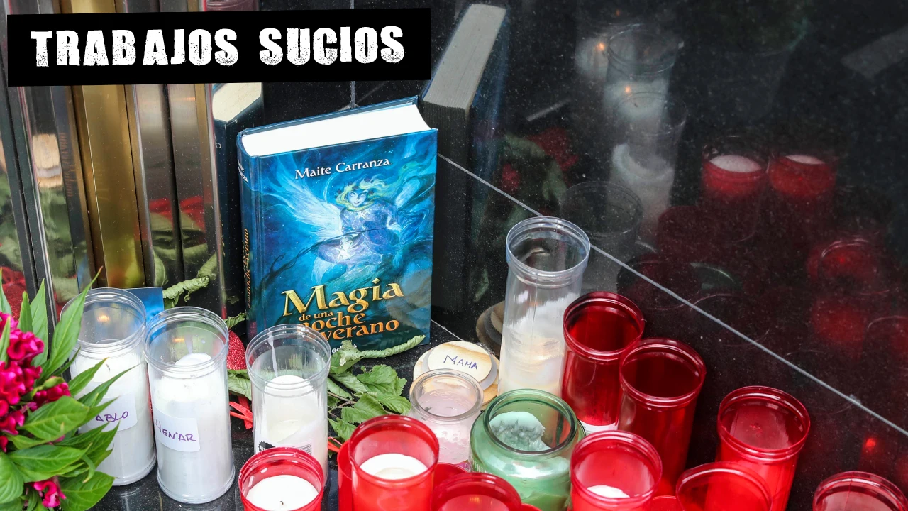 Flores y velas en recuerdo de las niñas de Oviedo