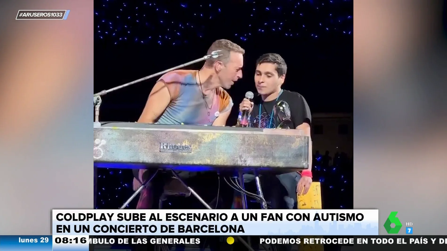 El emotivo momento en el que Chris Martin canta con un chico con autismo en el concierto de Coldplay
