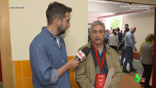 La confesión de un apoderado del PSOE a Isma Juárez Isma Juárez ha pasado la jornada en un colegio electoral, donde ha podido hablar con apoderados, votantes y miembros de una mesa electoral formada por "millenials, incluso genZ", que en este vídeo comparten sus experiencias y anécdotas.
