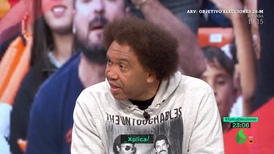 El exfutbolista Benjamín recuerda los insultos racistas que sufrió "A todos los negros que suelen jugar al fútbol les han insultado en los estadios", afirma rotundo Benjamín Zarandona, exfutbolista de Valladolid, Betis o Cádiz, entre otros, que en este vídeo explica su propia experiencia con el racismo.