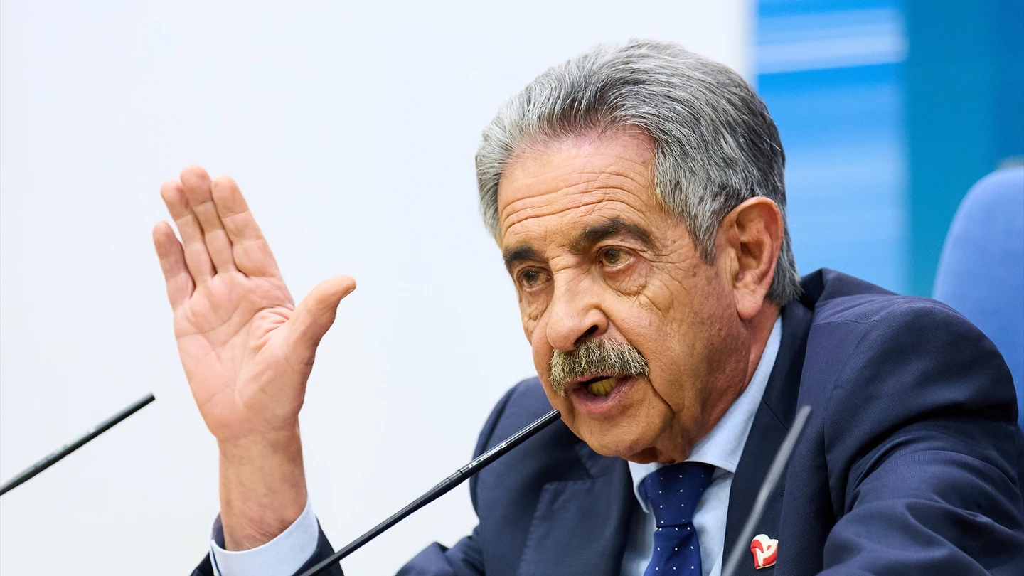 El presidente de Cantabria, Miguel Ángel Revilla, durante una rueda de prensa, en la sede del Gobierno de Cantabria, a 3 de marzo de 2023, en Santander, Cantabria El presidente de Cantabria, Miguel Ángel Revilla, durante una rueda de prensa, en la sede del Gobierno de Cantabria, a 3 de marzo de 2023, en Santander, Cantabria