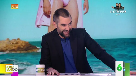 Dani Mateo pregunta a Eduardo Navarrete por el bañador paquetero Dani Mateo pregunta a Eduardo Navarrete por el bañador paquetero