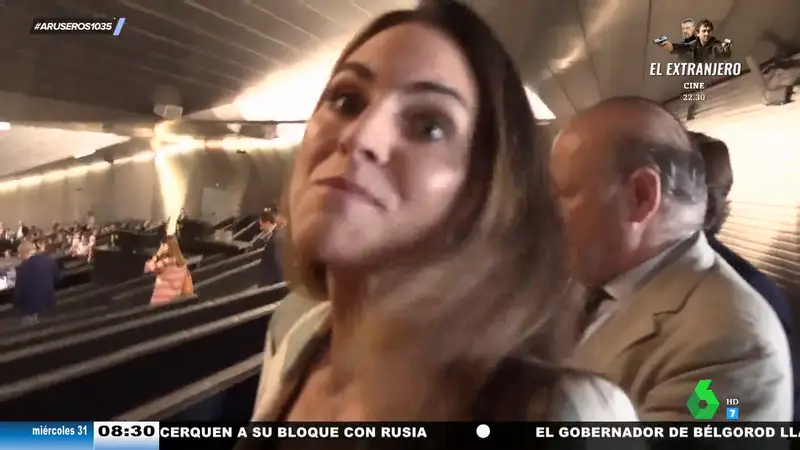 Alfonso Arús consigue su objetivo y un reportero traslada su pregunta a Amaia Salamanca: esta es la reacción de la actriz