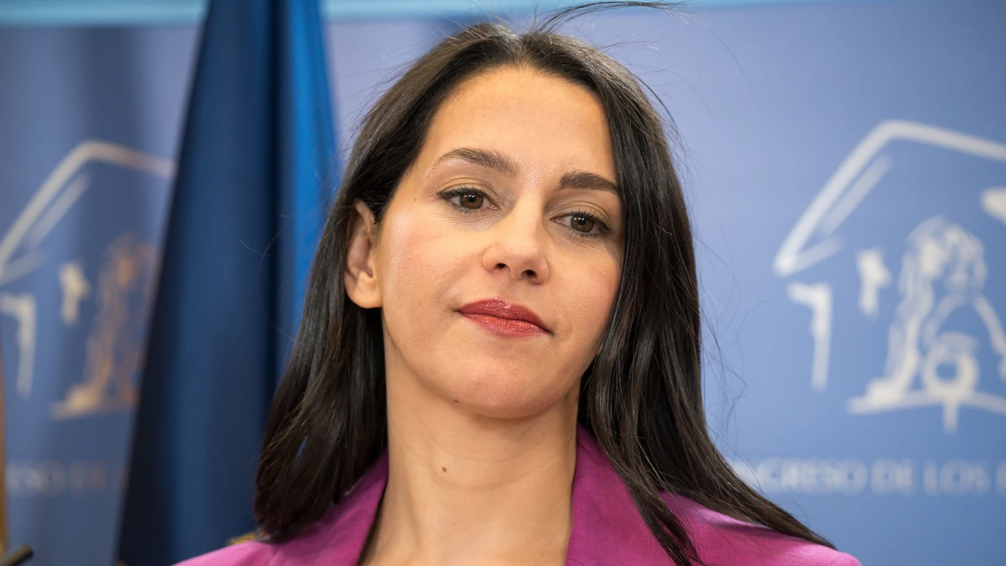 La portavoz de Ciudadanos en el Congreso, Inés Arrimadas, durante una rueda de prensa, en el Congreso de los Diputados, a 1 de junio de 2023, en Madrid (España). La portavoz de Ciudadanos en el Congreso, Inés Arrimadas, durante una rueda de prensa, en el Congreso de los Diputados, a 1 de junio de 2023, en Madrid (España).