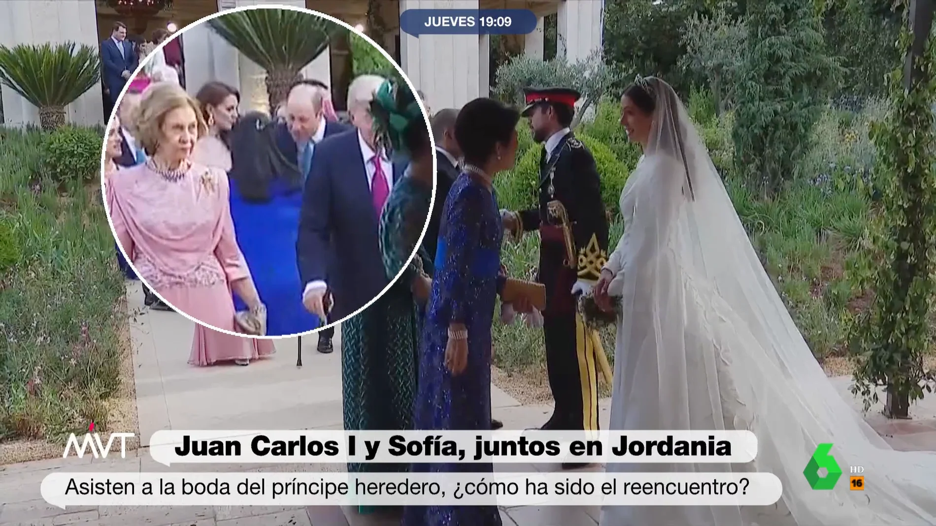 Los gestos entre el rey Juan Carlos y la reina Sofía en Jordania: de saltarse el protocolo a la frialdad durante la ceremonia