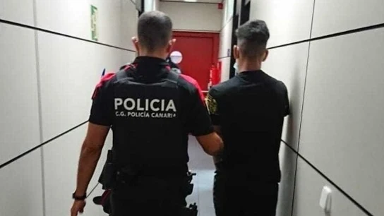 Investigan a tres menores por un agresión sexual a una niña de 13 años en Tenerife Investigan a tres menores por un agresión sexual a una niña de 13 años en Tenerife