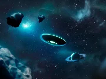 Nave extraterrestre en el espacio Nave extraterrestre en el espacio