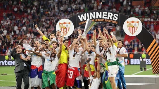 El Sevilla se alza campeón de su séptima Europa League tras vencer en los penaltis a la Roma El Sevilla se alza campeón de su séptima Europa League tras vencer en los penaltis a la Roma
