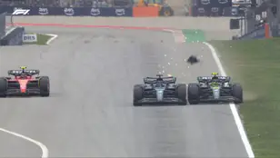 Lewis Hamilton y George Russel chocan en la clasificación del GP de España.