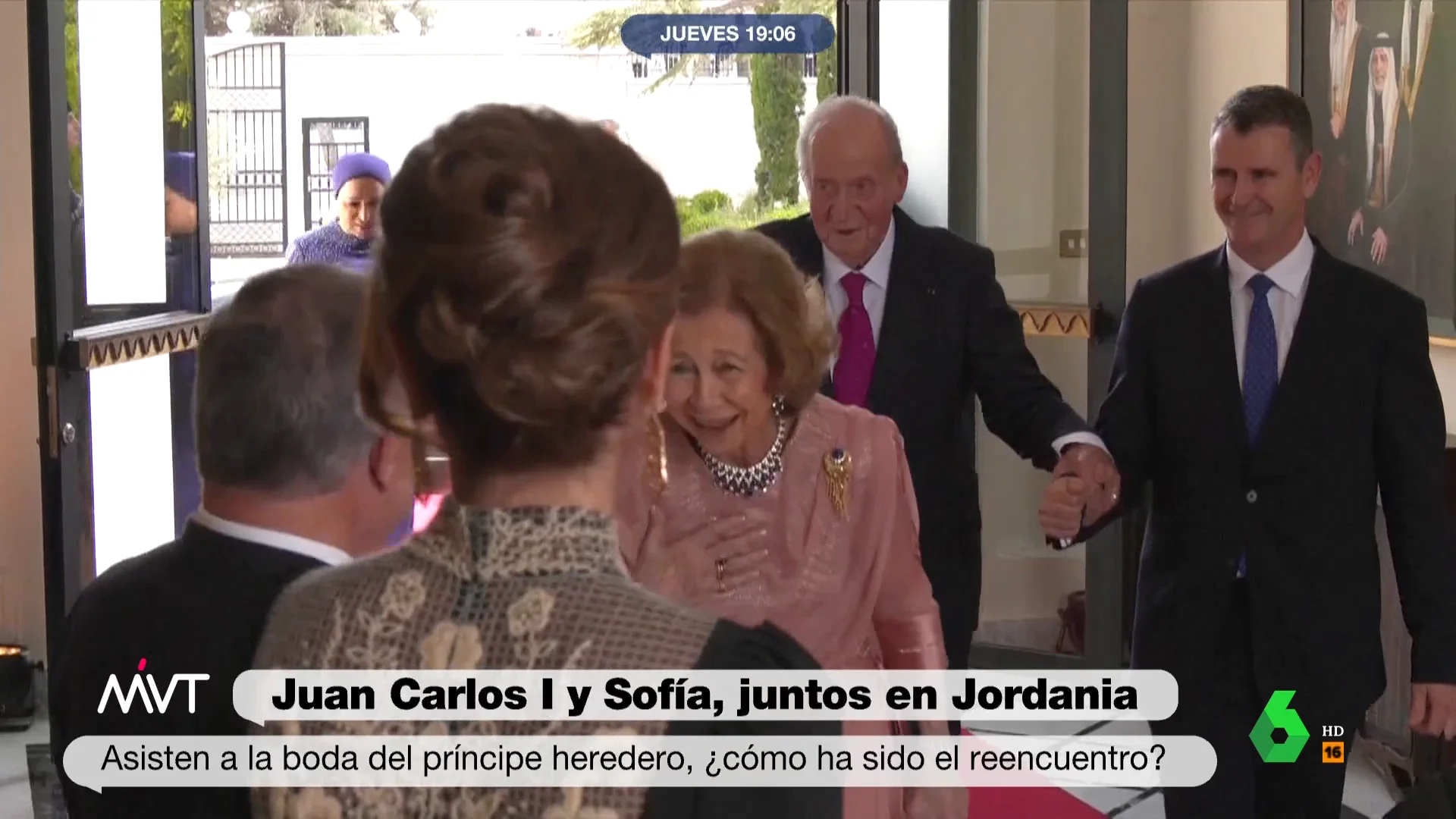 Así rompe el protocolo la reina Sofía e ignora a Juan Carlos I durante su reencuentro en Jordania