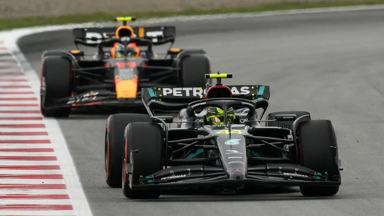 Lewis Hamilton y Sergio Pérez. Lewis Hamilton y Sergio Pérez.