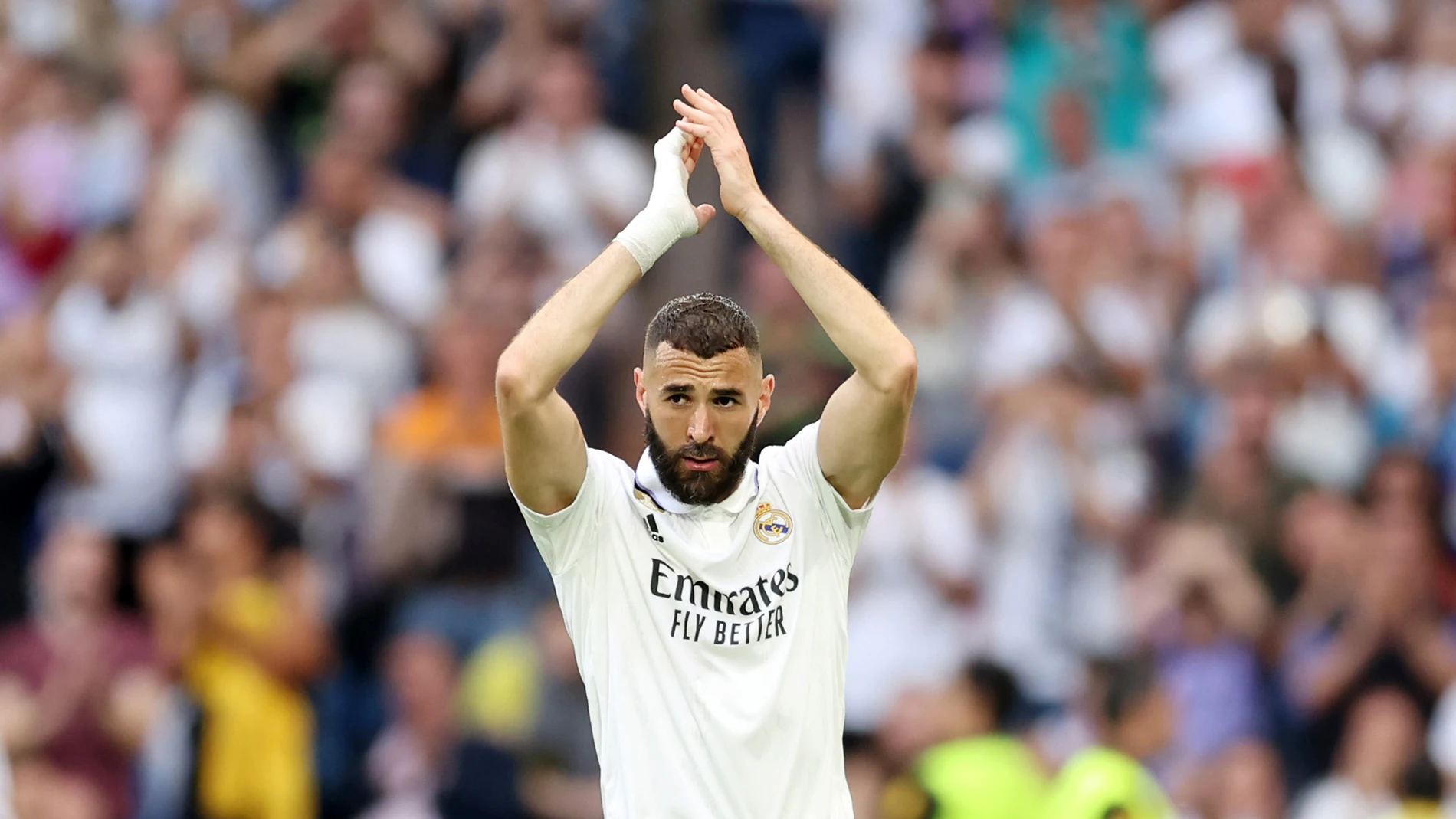 El último aplauso del Bernabéu a Karim Benzema