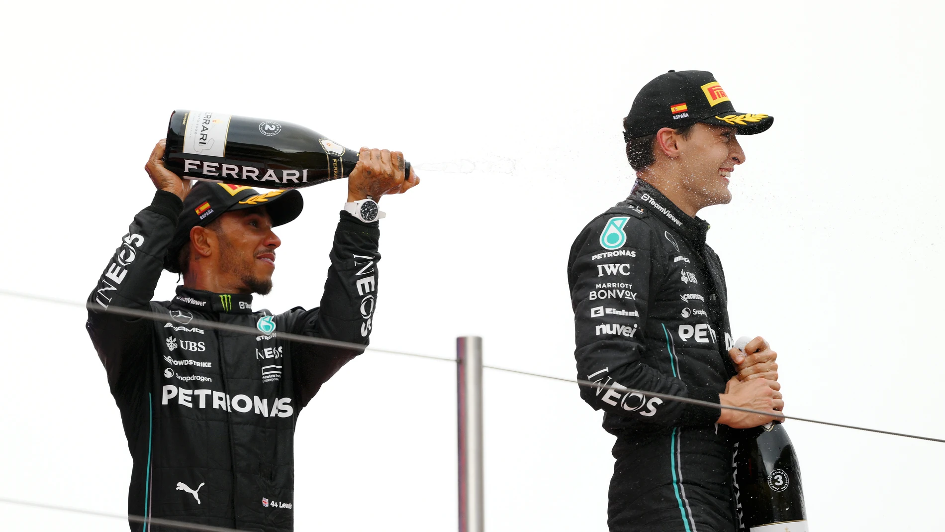 Lewis Hamilton y George Russell en el podio.