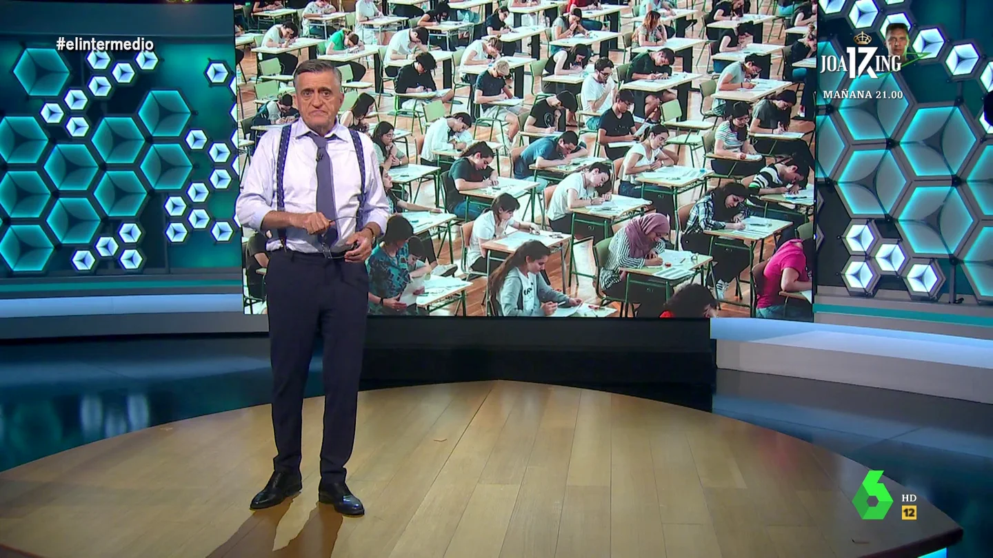 Wyoming aconseja a los estudiantes "no hacer ni caso" a los que profetizan "un futuro oscuro": "No tengáis miedo" Wyoming aconseja a los estudiantes "no hacer ni caso" a los que profetizan "un futuro oscuro": "No tengáis miedo"