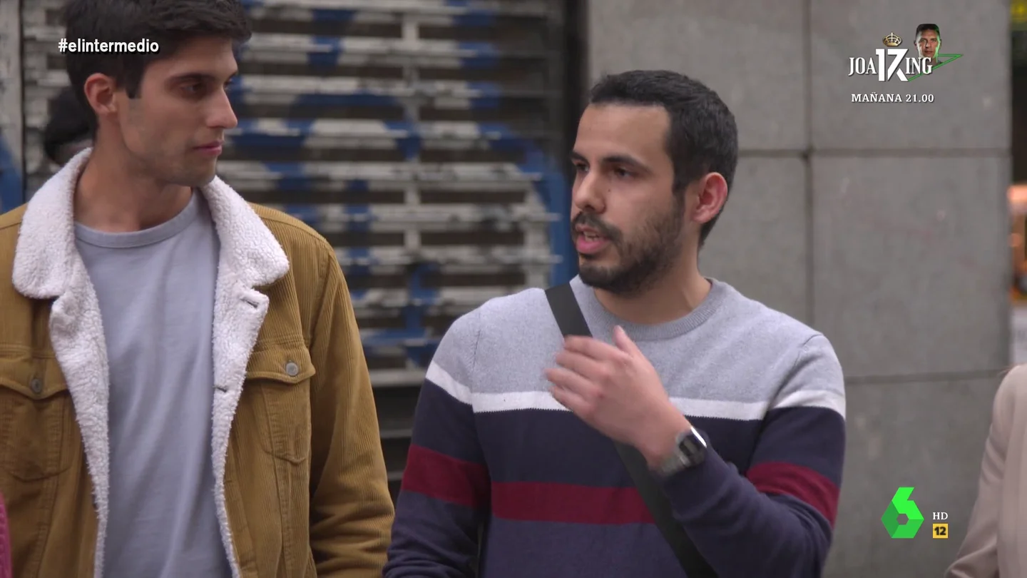 La rotunda opinión de este chico sobre la gestación subrogada Thais Villas sale a la calle para preguntar a los ciudadanos qué opinan sobre la gestación subrogada. En este vídeo, partidarios y detractores presentan sus argumentos a favor y en contra en una nueva entrega de 'Hablando se enciende la gente'.