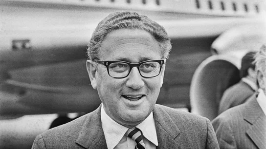 Kissinger en Heathrow Kissinger en Heathrow