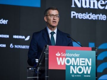El líder del PP, Alberto Núñez Feijóo, interviene durante la segunda jornada de la quinta edición de Santander WomenNOW 