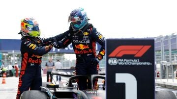 Verstappen y Pérez, pilotos de Red Bull