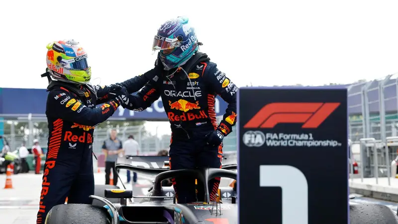 Verstappen y Pérez, pilotos de Red Bull