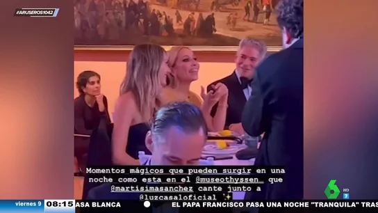 El espectacular momento en el que Marta Sánchez comienza a cantar entre el público en un recital de Luz Casal El espectacular momento en el que Marta Sánchez comienza a cantar entre el público en un recital de Luz Casal