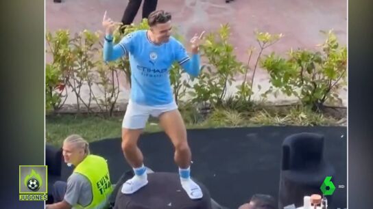 El 'show' de Jack Grealish en la celebraci&oacute;n del triplete: "Creo que todav&iacute;a no he dormido"