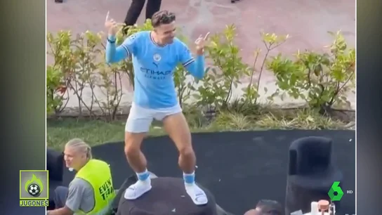 El 'show' de Jack Grealish en la celebración del triplete: "Creo que todavía no he dormido" El 'show' de Jack Grealish en la celebración del triplete: "Creo que todavía no he dormido"