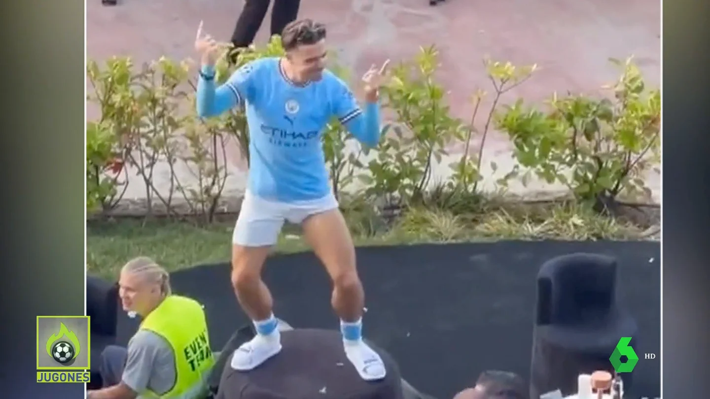 El 'show' de Jack Grealish en la celebración del triplete: "Creo que todavía no he dormido" El 'show' de Jack Grealish en la celebración del triplete: "Creo que todavía no he dormido"