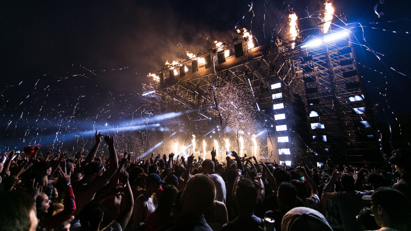 Imagen de archivo de un concierto con mucha gente