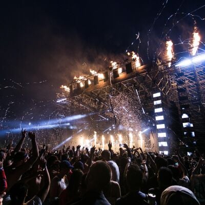 Imagen de archivo de un concierto con mucha gente