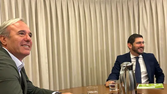 Jorge Azcón y Alejandro Nolasco, durante su reunión en la Aljafería hace unas semanas Jorge Azcón y Alejandro Nolasco, durante su reunión en la Aljafería hace unas semanas