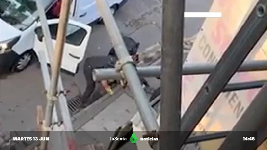 La Policía detiene a un hombre en Nottingham tras el asesinato de tres personas en plena calle La Policía detiene a un hombre en Nottingham tras el asesinato de tres personas en plena calle