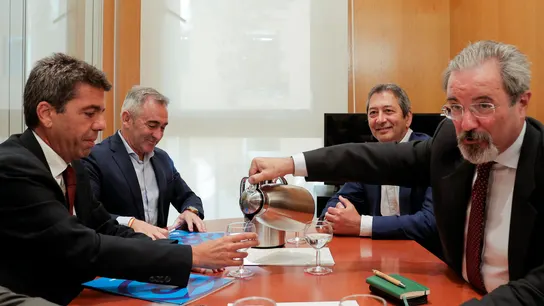 PP y Vox gobernarán juntos en Valencia: la presidencia de Les Corts será para Vox PP y Vox gobernarán juntos en Valencia: la presidencia de Les Corts será para Vox