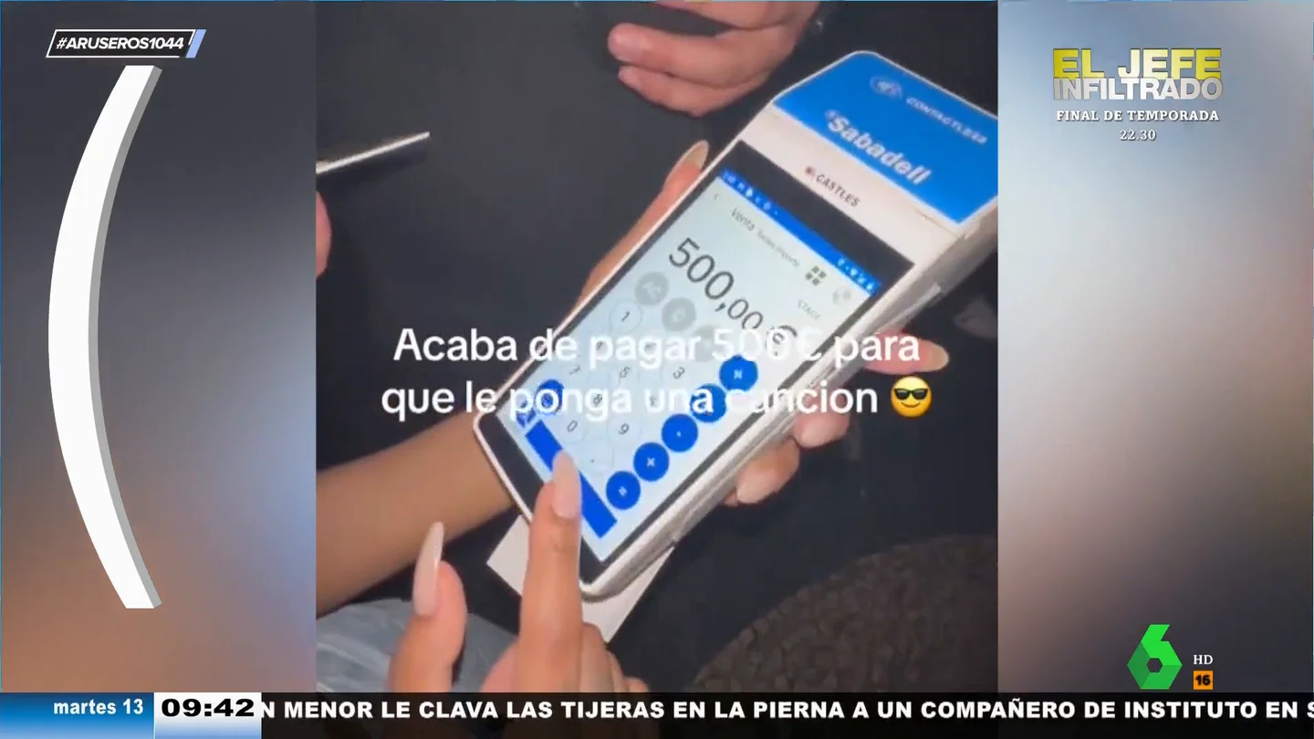 Paga 500 euros para que su DJ ponga su canción favorita en una discoteca de Barcelona Paga 500 euros para que su DJ ponga su canción favorita en una discoteca de Barcelona