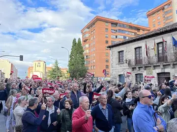 Miles de personas en la manifestación en Burgos