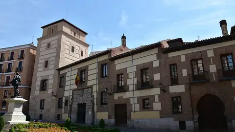 Casa y Torre de los Lujanes Casa y Torre de los Lujanes