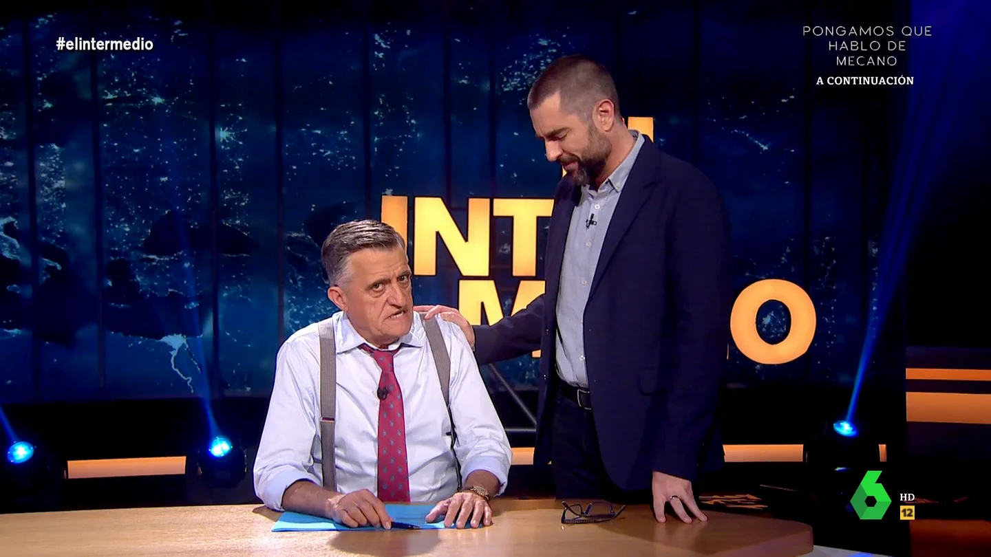 El dardo de Wyoming a Dani Mateo al entrar en El Intermedio El dardo de Wyoming a Dani Mateo al entrar en El Intermedio