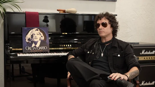 El cantante Enrique Bunbury. Bunbury: "No tengo claro que mi presencia en los escenarios vaya a ser más que puntual"
