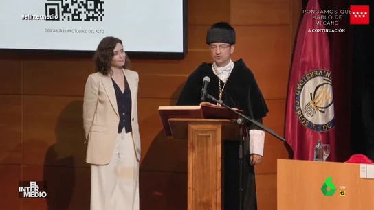 Vídeo manipulado - Ayuso descubre cuáles son las seis palabras mágicas para ver el futuro En este montaje de El Intermedio, el nuevo rector de la Universidad Carlos III de Madrid, Ángel Arias, desvela a Isabel Díaz Ayuso "seis palabras mágicas" que se deben pronunciar si se quiere ver el futuro. La solución, en este vídeo.