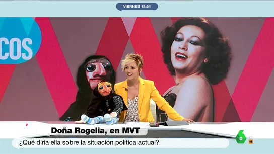Cristina Pardo da vida a Doña Rogelia en Más Vale Tarde: "¿No quieres hablar de la izquierda ahora?" Cristina Pardo da vida a Doña Rogelia en Más Vale Tarde: "¿No quieres hablar de la izquierda ahora?"