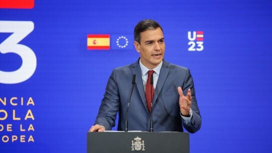 El presidente del Gobierno, Pedro S&aacute;nchez, presenta las prioridades de la Presidencia espa&ntilde;ola del Consejo de la UE, en el Palacio de la Moncloa, a 15 de junio