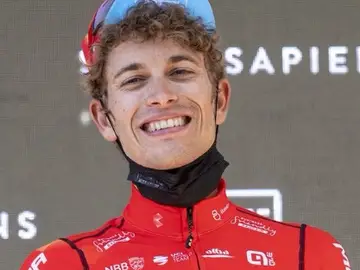 Muere el ciclista Gino Mäder, en estado grave: cayó por un barranco en el Tour de Suiza