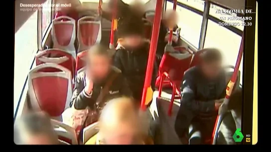 "Empezaron a tocar a mi hija y me abalancé sobre ellas": una víctima desvela la técnica usada por una banda para robar teléfonos en el autobús "Empezaron a tocar a mi hija y me abalancé sobre ellas": una víctima desvela la técnica usada por una banda para robar teléfonos en el autobús
