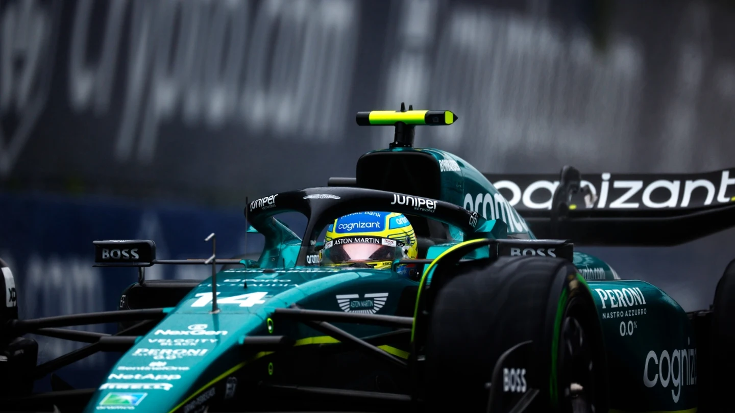 Fernando Alonso, en el Aston Martin Fernando Alonso, en el Aston Martin