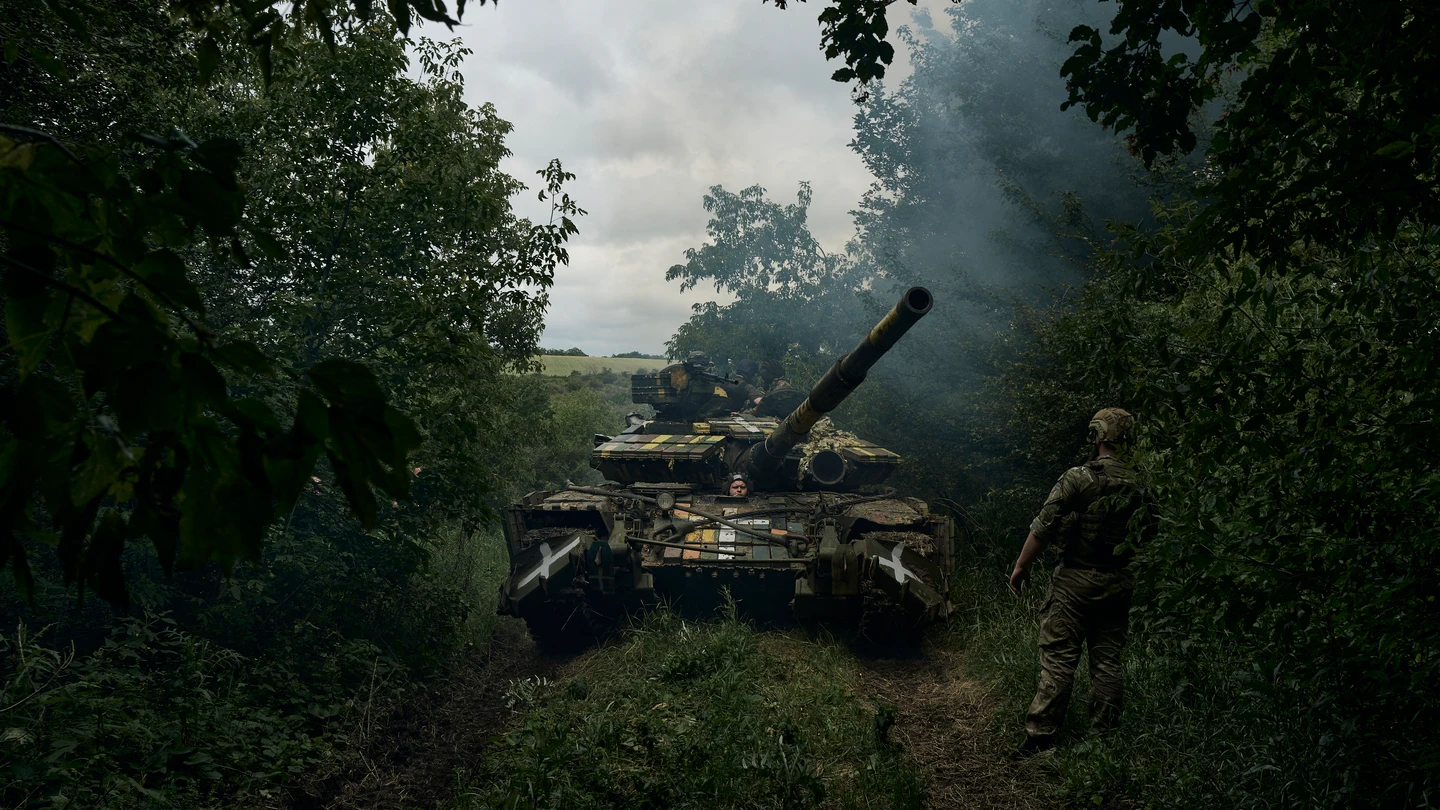 Un tanque avanza por la región de Donetsk (Ucrania) Un tanque avanza por la región de Donetsk (Ucrania)